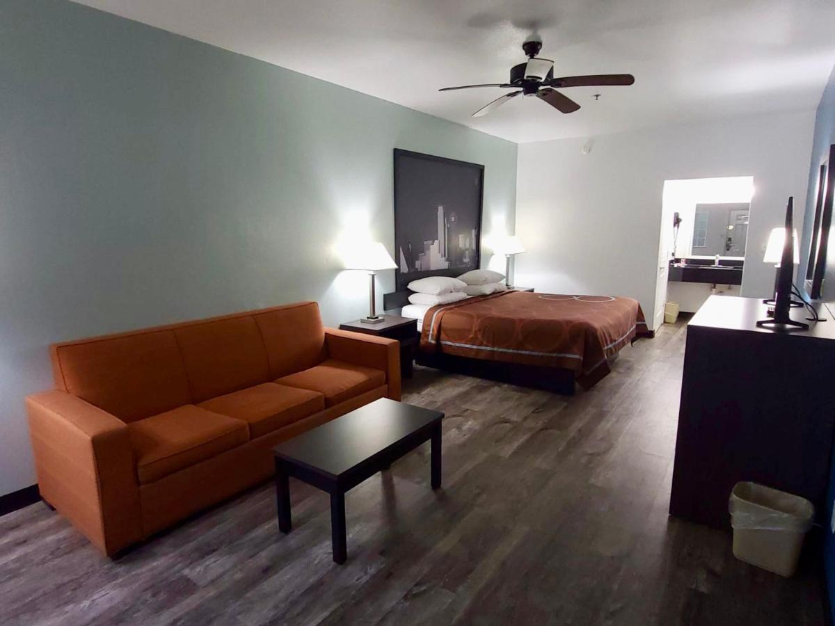 Super 8 By Wyndham Forney/East Dallas Eksteriør billede