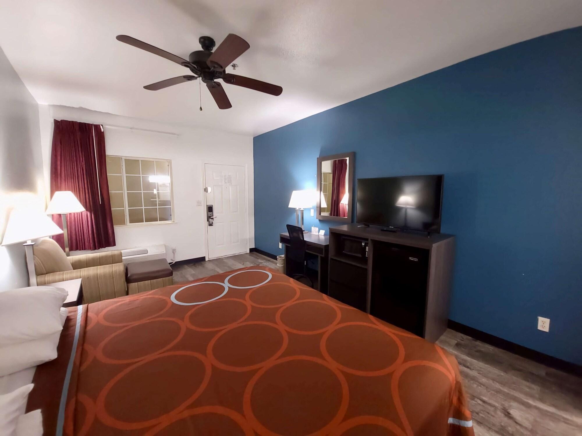 Super 8 By Wyndham Forney/East Dallas Eksteriør billede